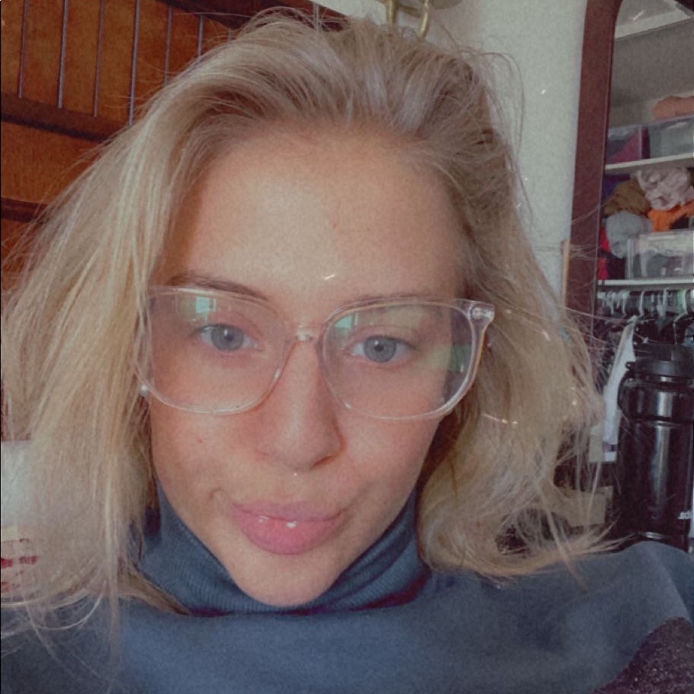 Meet your Posher, Emily